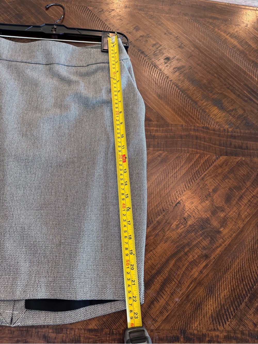 Express Women's Light Gray Textured Pencil Skirt - Picture 3 of 6